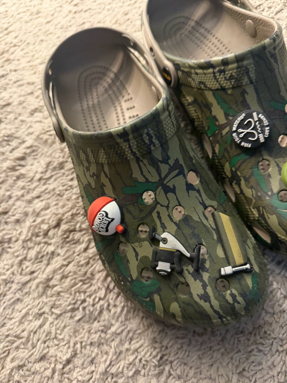 Mens luke combs crocs size 11 - Picture 2 of 3